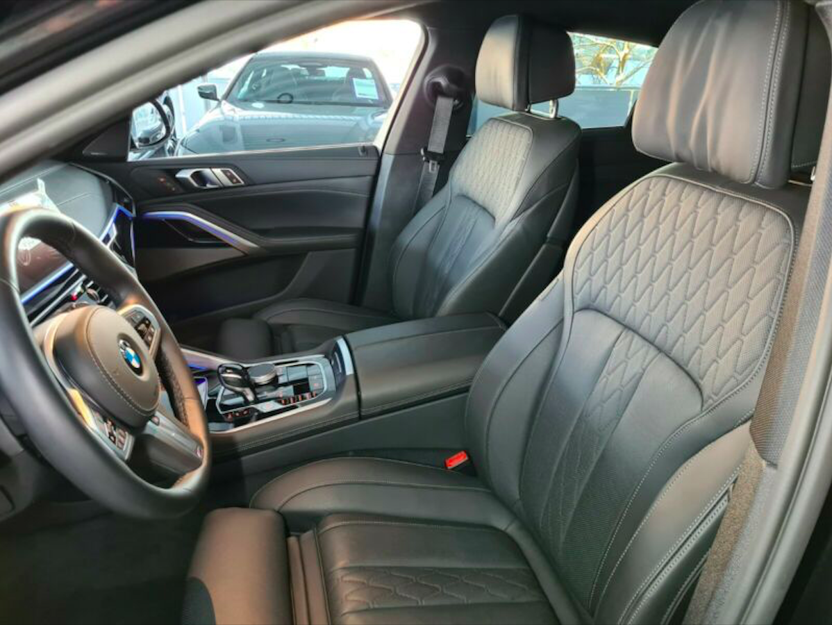 BMW X6 30d xDrive Mpaket | předváděcí auto skladem | super cena | černá metalíza | online nákup | autoibuy.com